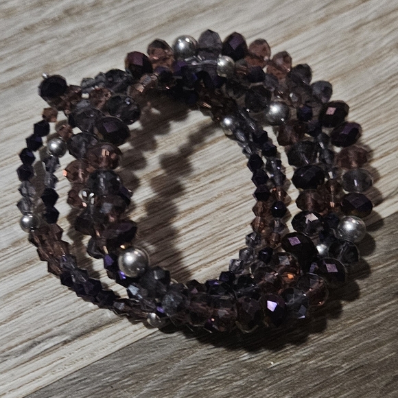 Elegant Glass Beaded Bracelet - Picture 4 of 4